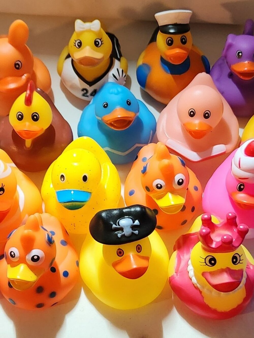 Lot of 20 ducks great for kids jeeps cruise various NEW